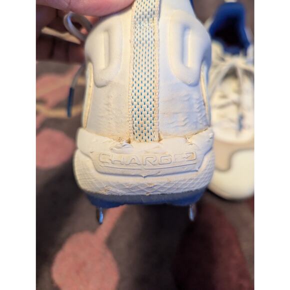 EUC Under Armour Glyde MT - Women's softball cleats size 7.5 - Picture 8 of 9